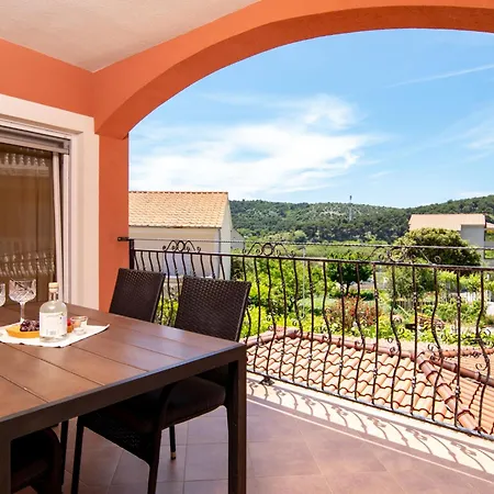 Mistral-3 By Interhome Apartman Lopar