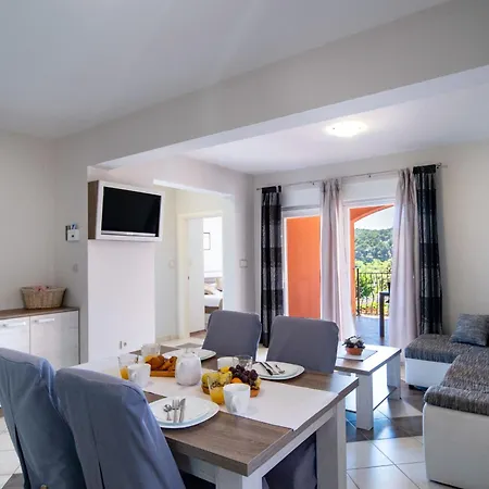 Mistral-3 By Interhome Apartman *