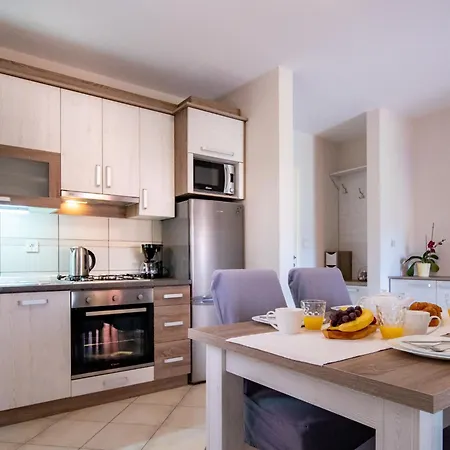 Mistral-3 By Interhome * Lopar