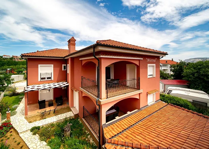 Mistral-3 By Interhome * Lopar